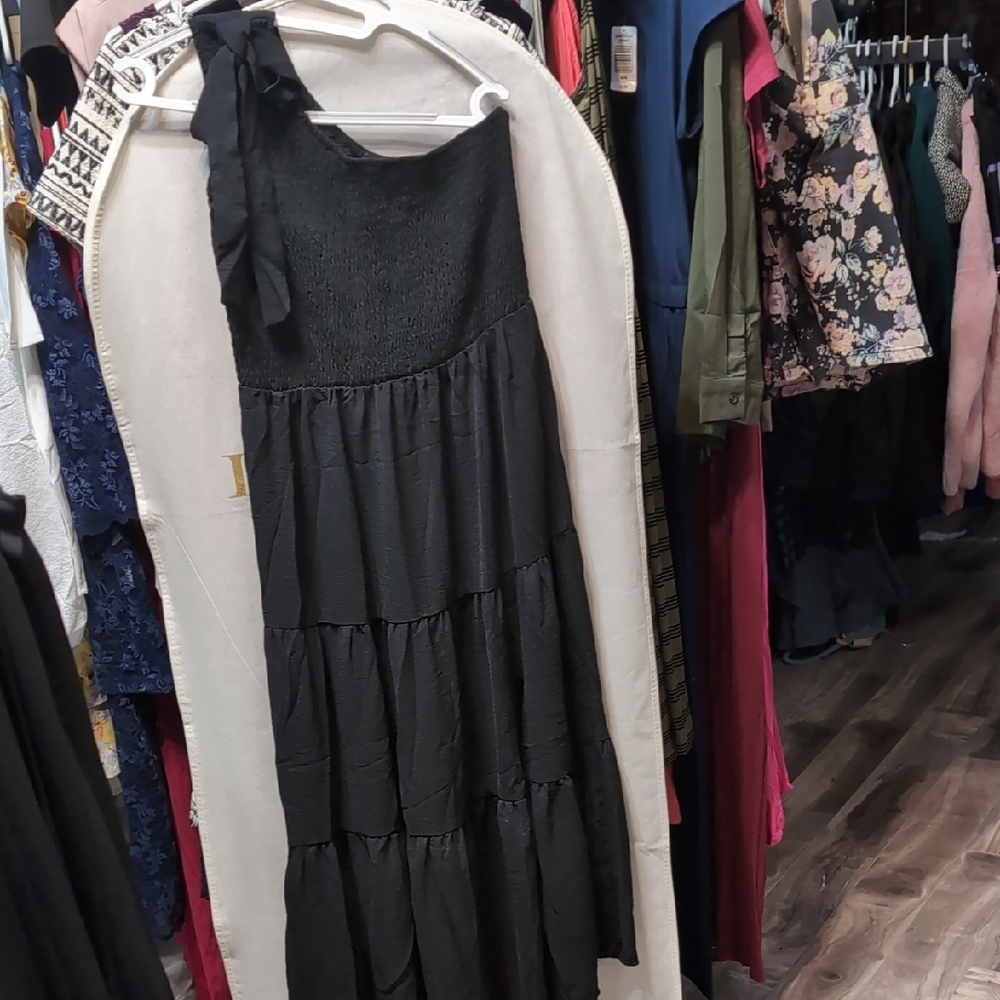 Black One-Shoulder Long Sleeve Cocktail Dress